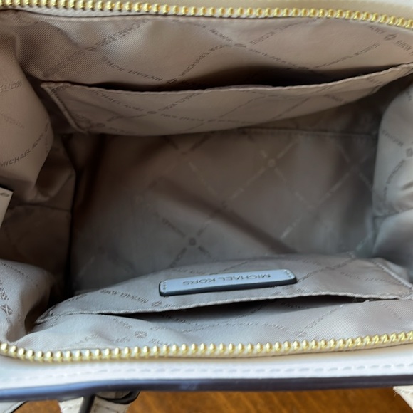 Michael Kors Avril Satchel - Light Cream - Picture 13 of 16